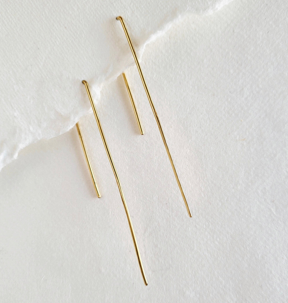 WIRE THREAD EARRINGS